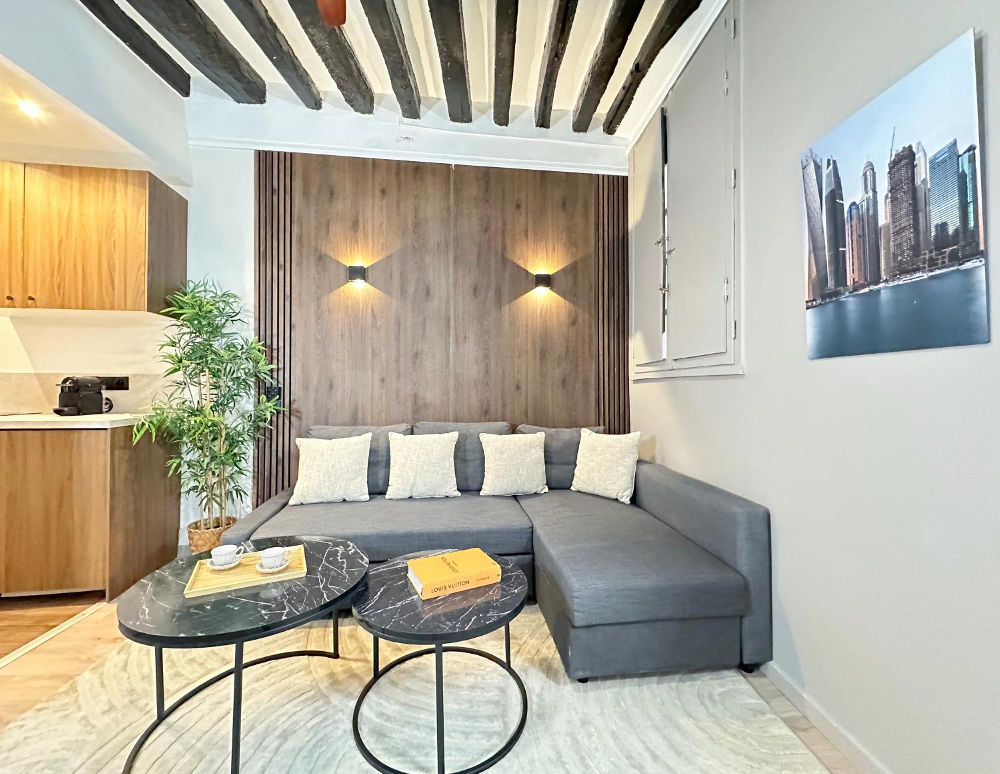 Chic Louvre Apartment Paris Exterior photo