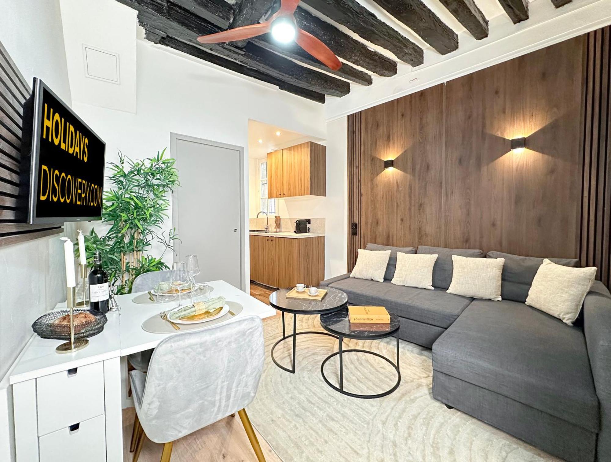 Chic Louvre Apartment Paris Exterior photo
